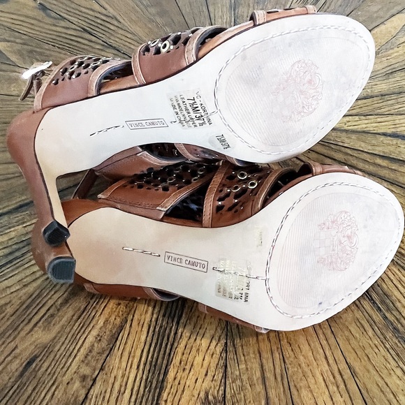 Vince Camuto Korthina Whiskey Gold Caged Ankle Shootie Herl Sandal size 7.5 - Picture 5 of 8